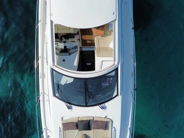 Huur een Prestige Yachts 590 in Paris