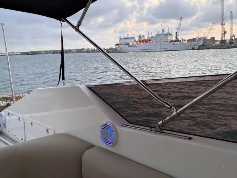 Verhuur Motorboot Gari Plast met vaarbewijs