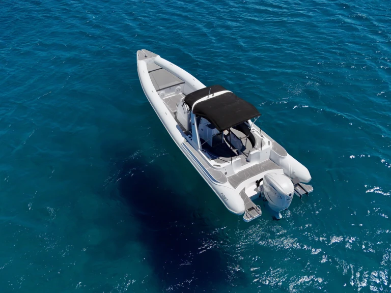 Huur RIB met of zonder schipper Fost Matrix in Marina Aliki