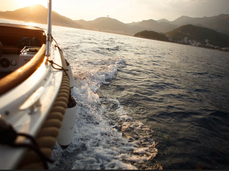 Huur Motorboot met of zonder schipper Truszczynscy boats in Budva