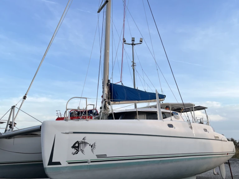 Jachthuur in Port-Saint-Louis-du-Rhône - Fountaine Pajot Athena 38 via SamBoat