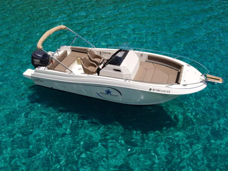 Verhuur Motorboot Pacific Craft met vaarbewijs