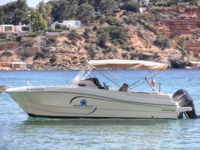 Huur een Pacific Craft sun cruiser 750 in Marina Santa Eulàlia