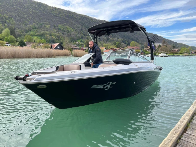 Verhuur Motorboot in Annecy - Four Winns Horizon 200