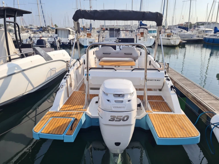 Huur een Bénéteau Flyer 8 SPACEdeck in Les Sables-d'Olonne