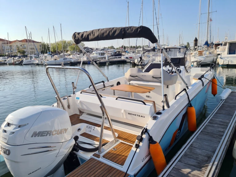 Huur Motorboot met of zonder schipper Bénéteau in Les Sables-d'Olonne