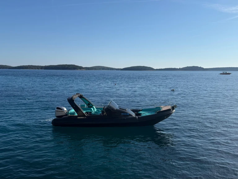 Huur RIB met of zonder schipper Aquamax in Hvar