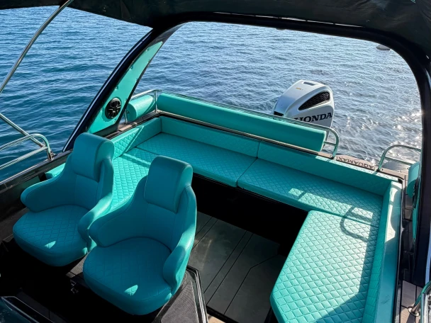 RIB te huur in Hvar voor de beste prijs