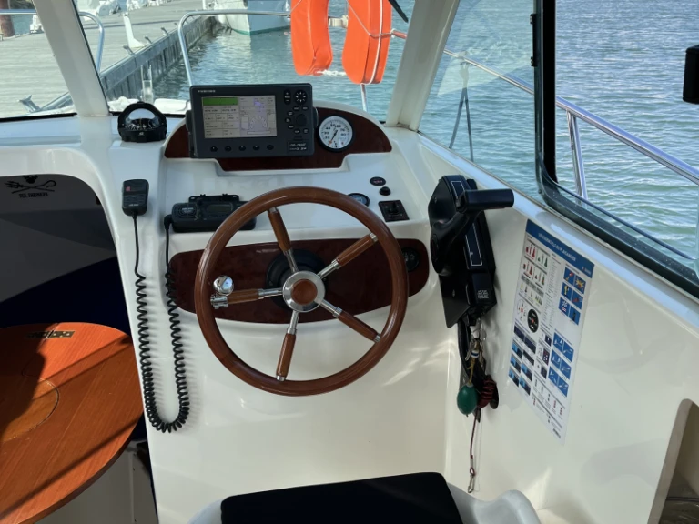 Huur Motorboot met of zonder schipper Jeanneau in Saint-Gilles-Croix-de-Vie