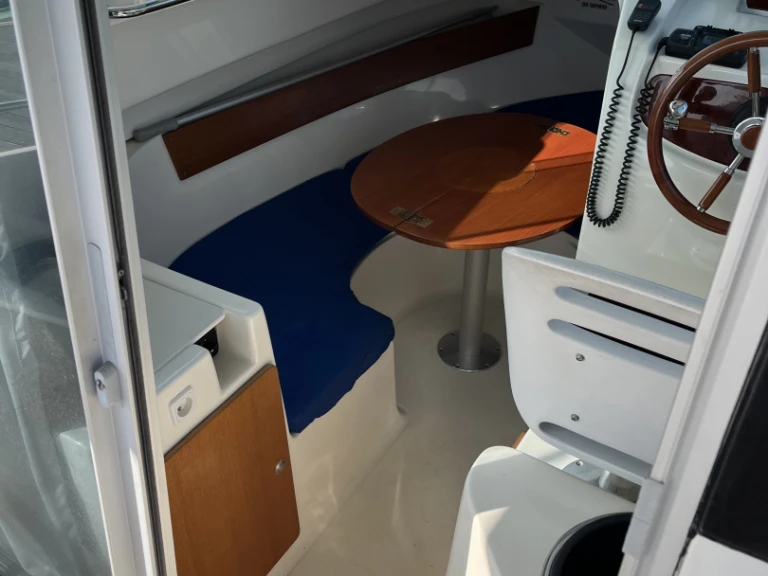 Verhuur Motorboot Jeanneau met vaarbewijs