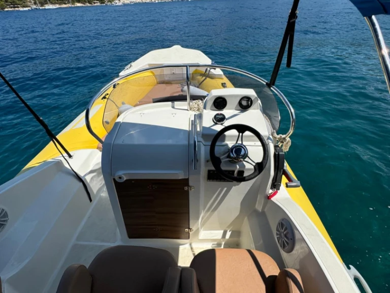 Bootverhuur Hvar goedkoop Solemar S 580