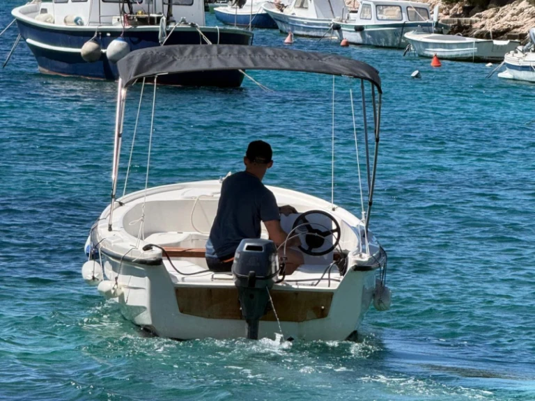 Huur een Adria Adria10 in Hvar