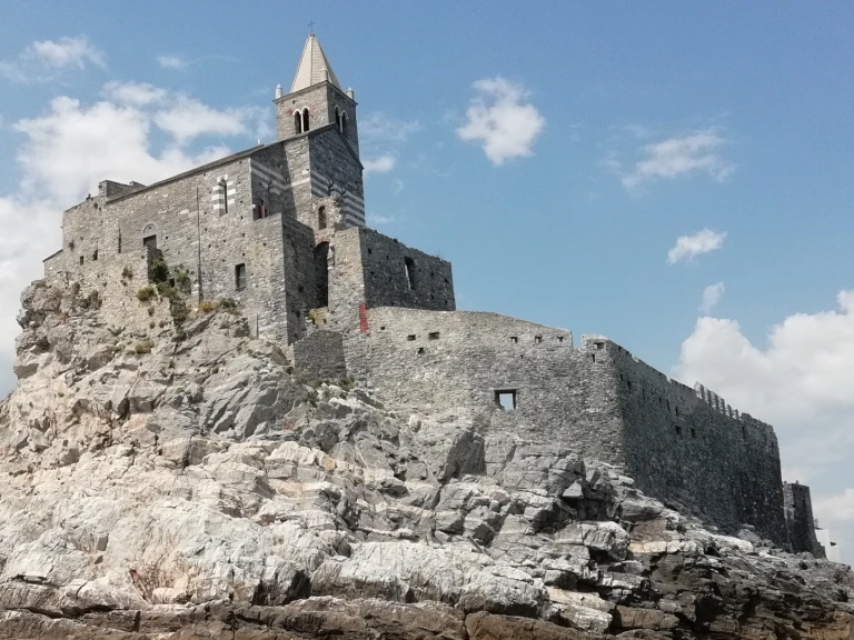 Zeilboot te huur in Lerici voor de beste prijs