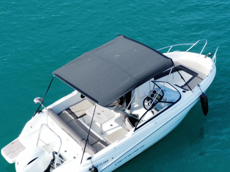 Bootverhuur Jeanneau Cap Camarat 6.5 BR in Antibes via SamBoat
