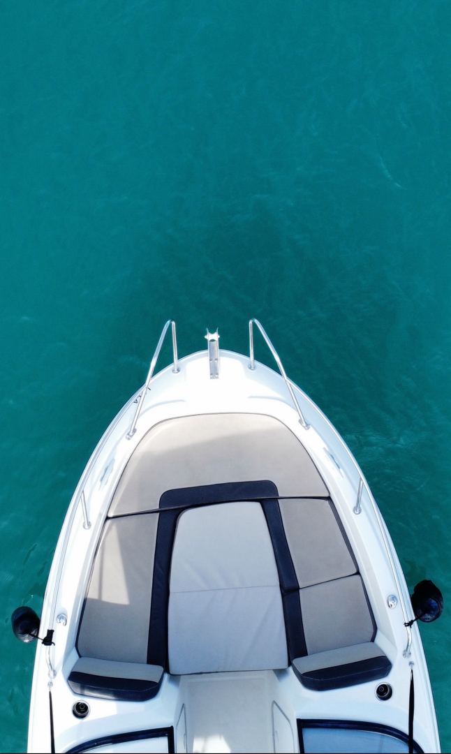 Verhuur Motorboot Jeanneau met vaarbewijs
