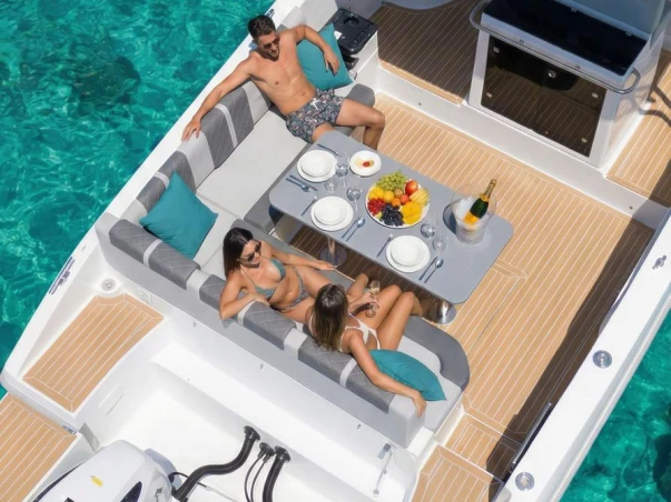 Huur een Saver Saver 330 Sport in Portisco