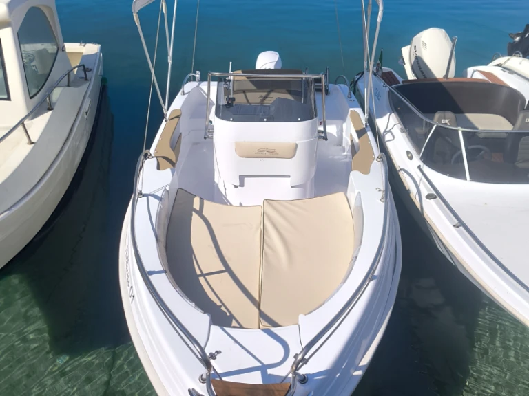 Verhuur Motorboot Blumax met vaarbewijs
