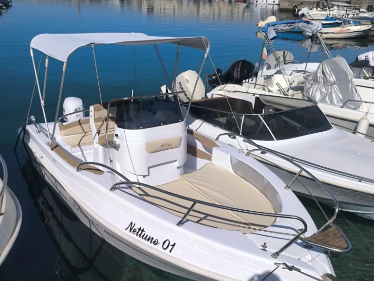 Motorboot te huur in Palmi voor de beste prijs