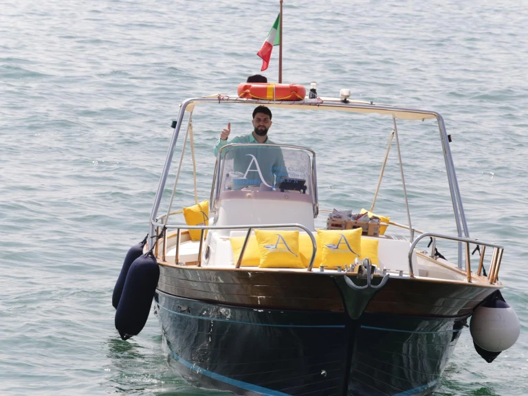 Motorboot te huur in Salerno voor de beste prijs