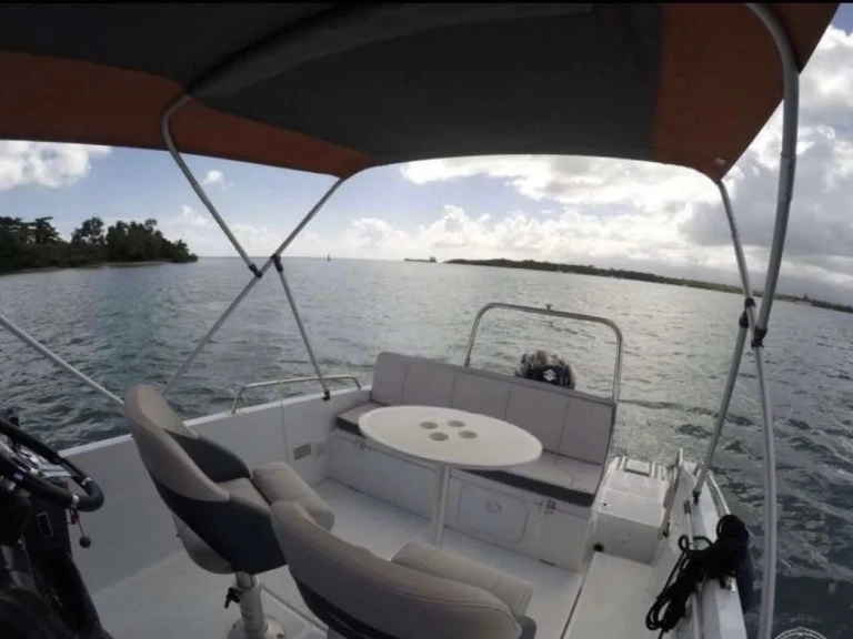 Huur Motorboot met of zonder schipper Quicksilver in Marseille