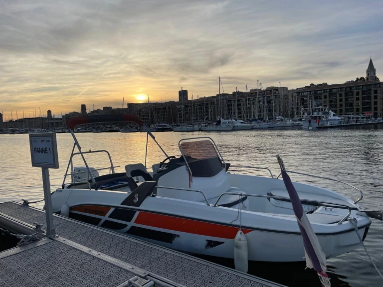 Verhuur Motorboot Quicksilver met vaarbewijs