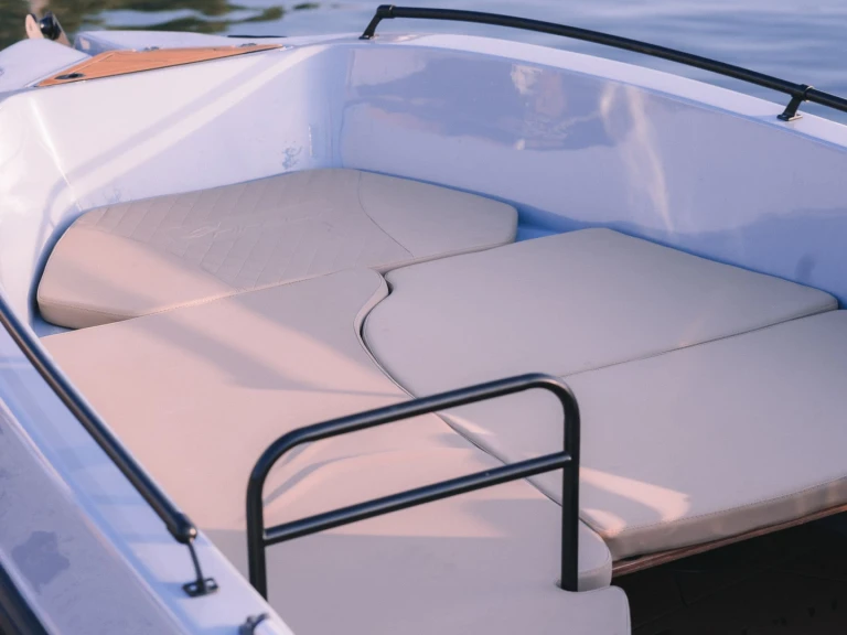 Huur een Nireus Optima 490 in Marina Aliki