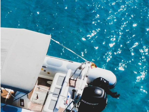 Huur RIB met of zonder schipper Valiant in Sant Lluís