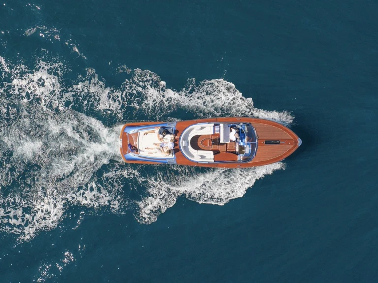 Motorboot te huur in Port de Saint Tropez voor de beste prijs