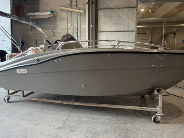 Verhuur Motorboot Clear met vaarbewijs