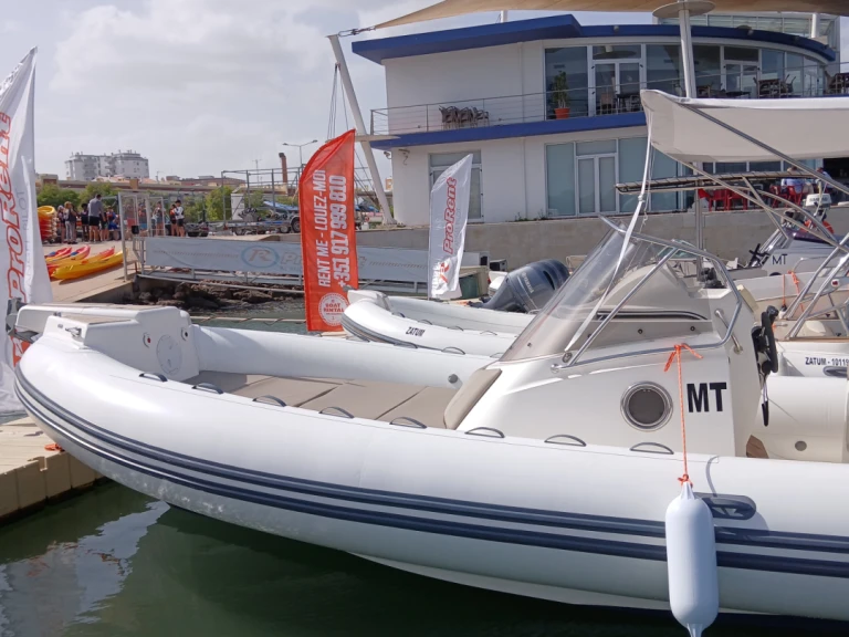 Verhuur RIB in Portimão - Capelli Tempest 850