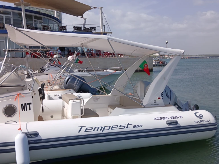 Bootverhuur Capelli Tempest 850 in Portimão via SamBoat