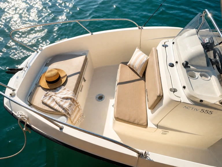 Huur een Quicksilver Activ 555 Open in Palavas-les-Flots