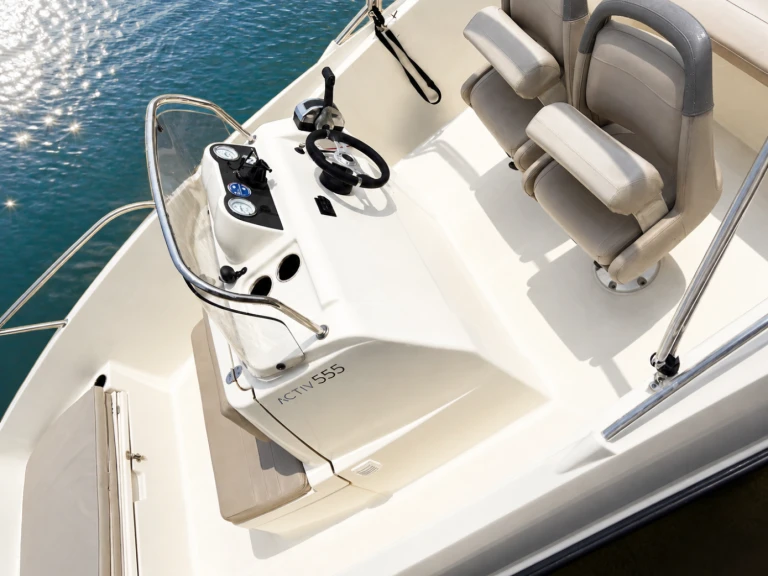 Bootverhuur Quicksilver Activ 555 Open in Port-Camargue via SamBoat