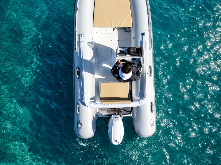 Novamarine RH460 te huur van particulier of professional in Villasimius