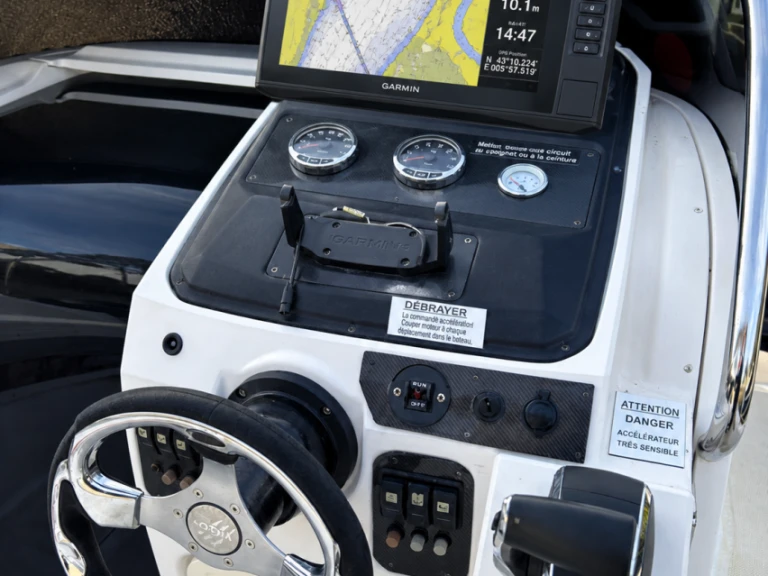 Verhuur Motorboot Quicksilver met vaarbewijs