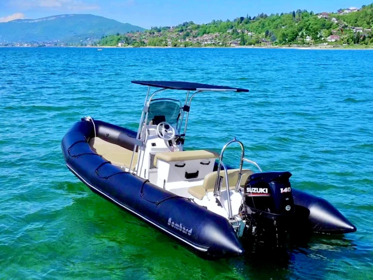 Motorboot te huur in Aix-les-Bains voor de beste prijs