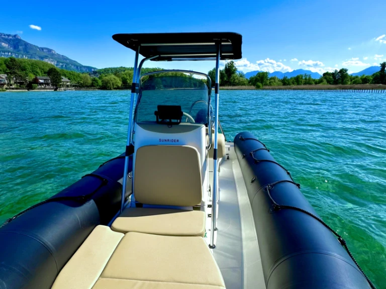 Verhuur Motorboot in Aix-les-Bains - Bombard Sunrider 650
