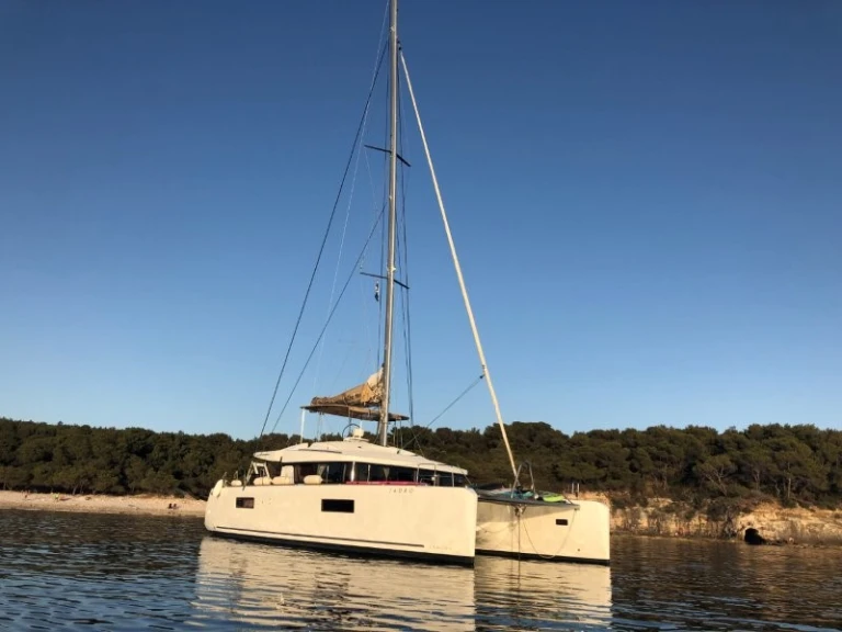 Bootverhuur Lávrio goedkoop Lagoon 52 F