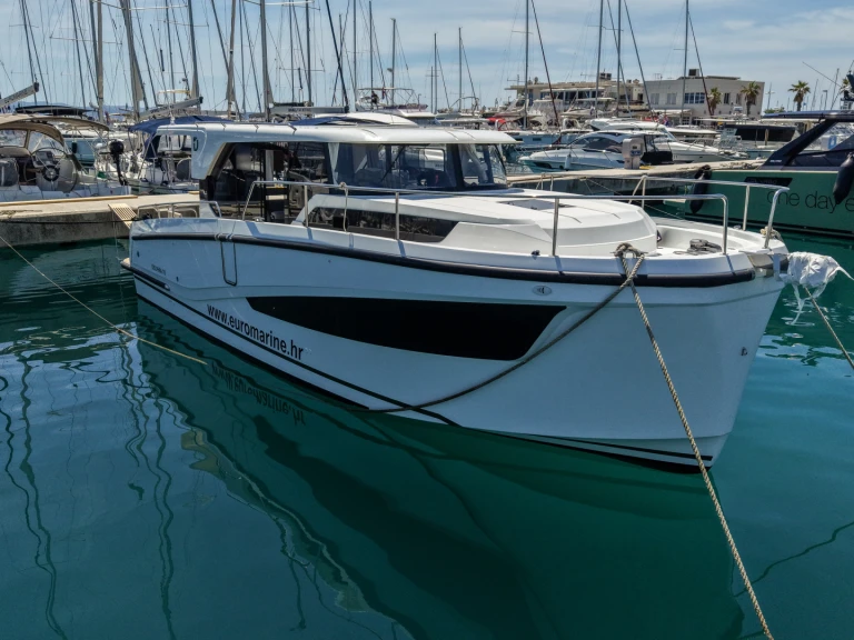 Bootverhuur Split goedkoop Delphia 10 Sedan