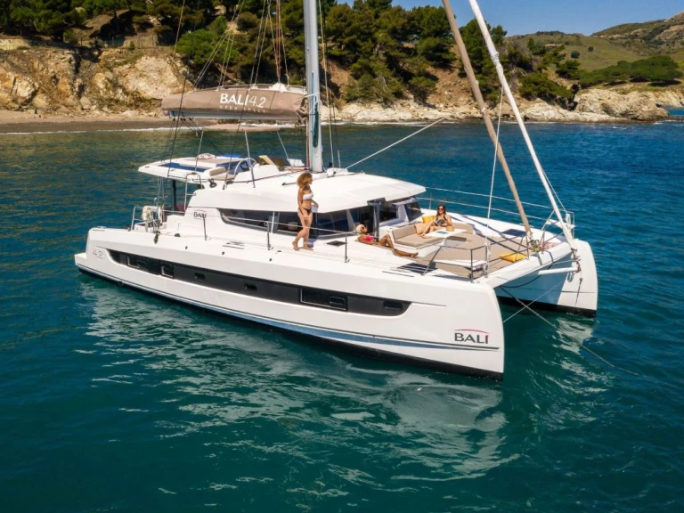 Huur een Bali Bali 4.2 in Parham Town