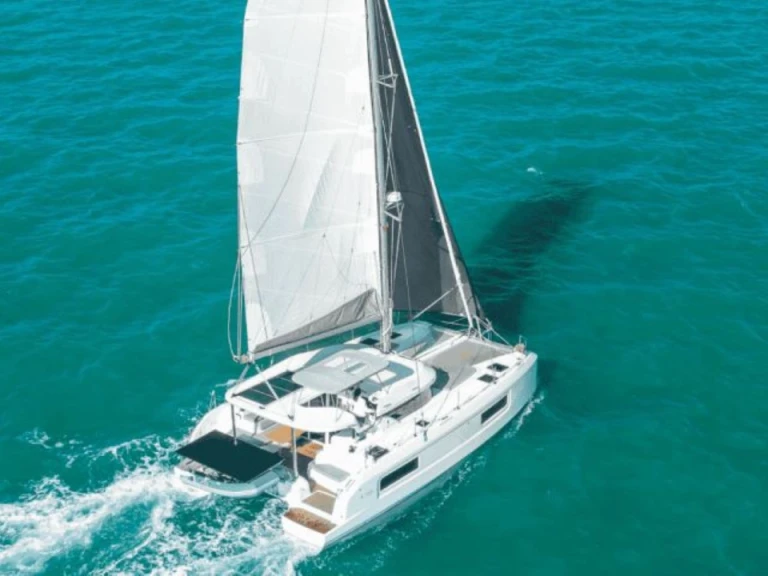 Bootverhuur Olbia goedkoop Lagoon 38
