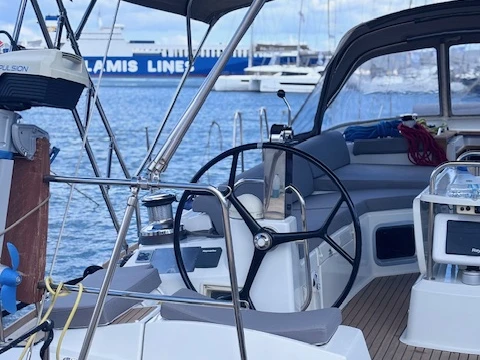 Zeilboot te huur in Lávrio voor de beste prijs