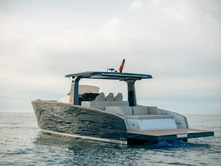 Vanguard Tesoro T40 INBOARD te huur van particulier of professional in Chaniá