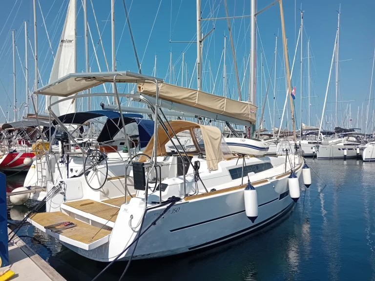 Bootverhuur Dufour Dufour 350 Grand Large in Biograd na Moru via SamBoat