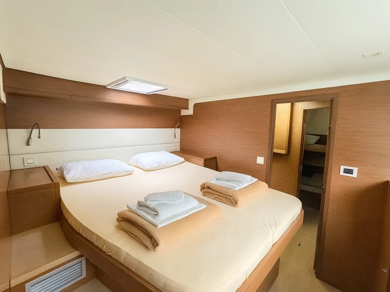 Huur Catamaran met of zonder schipper Lagoon in Lávrio