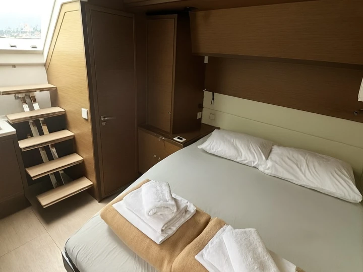 Verhuur Catamaran Lagoon met vaarbewijs