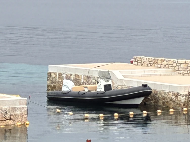 Huur een Bombard Sunrider 650 in La Napoule