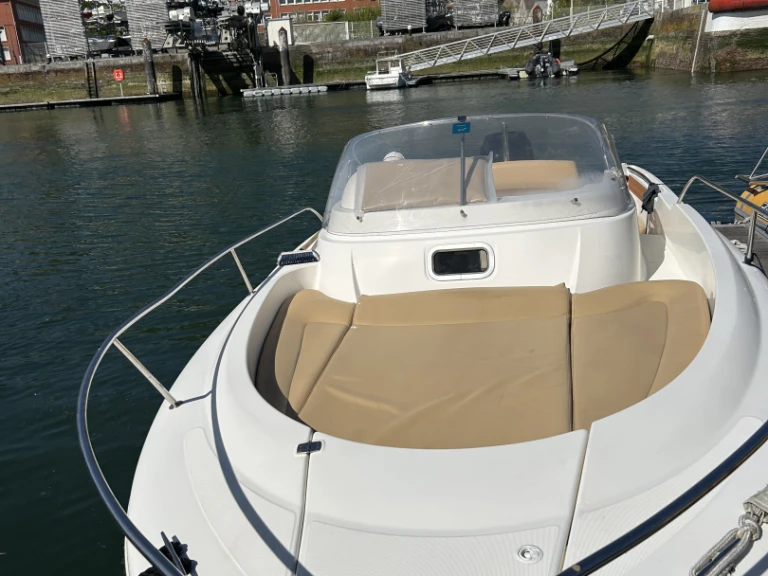 Verhuur Motorboot Jeanneau met vaarbewijs