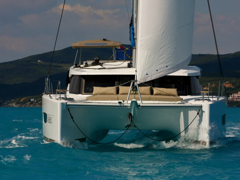 Verhuur Catamaran Fountaine Pajot met vaarbewijs
