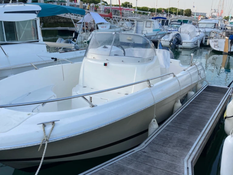 Bootverhuur Jeanneau Cap Camarat 635 Open in Royan via SamBoat